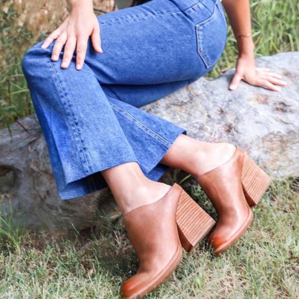 Genuine leather light brown Kork ease clogs.